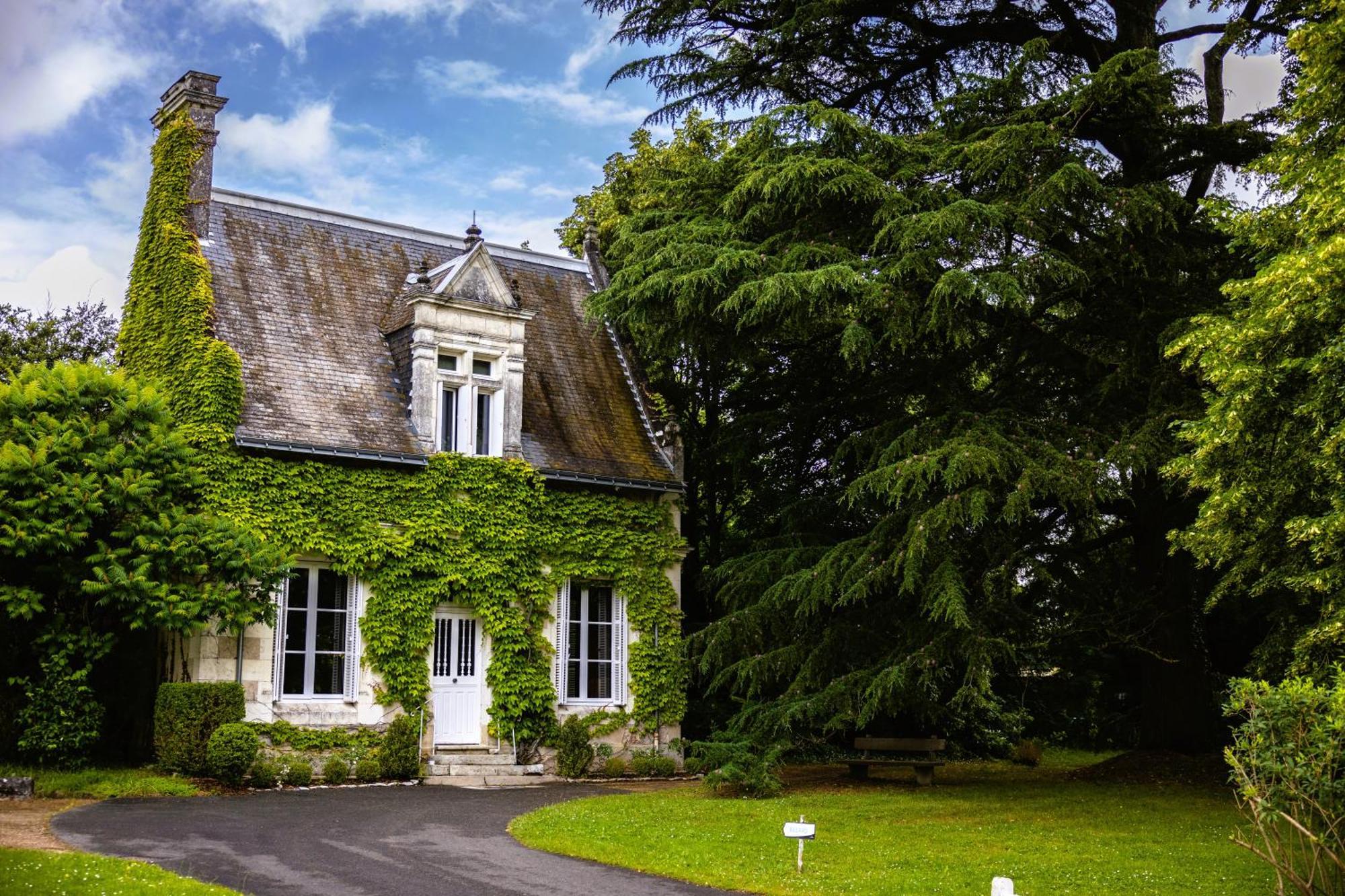 Domaine De La Tortiniere Hotel Veigne Bagian luar foto