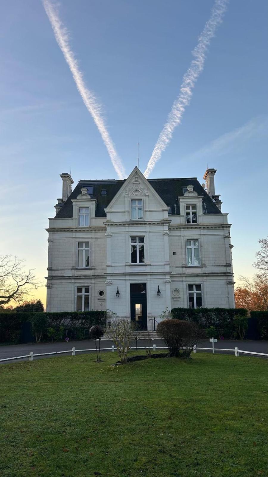 Domaine De La Tortiniere Hotel Veigne Bagian luar foto